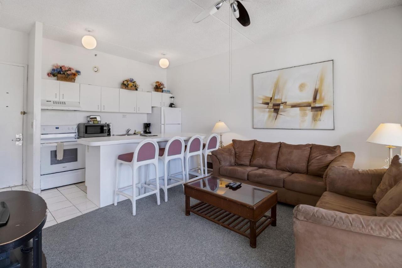 Sea View Condos At The Waikiki Banyan - Free Parking! Гонолулу Экстерьер фото