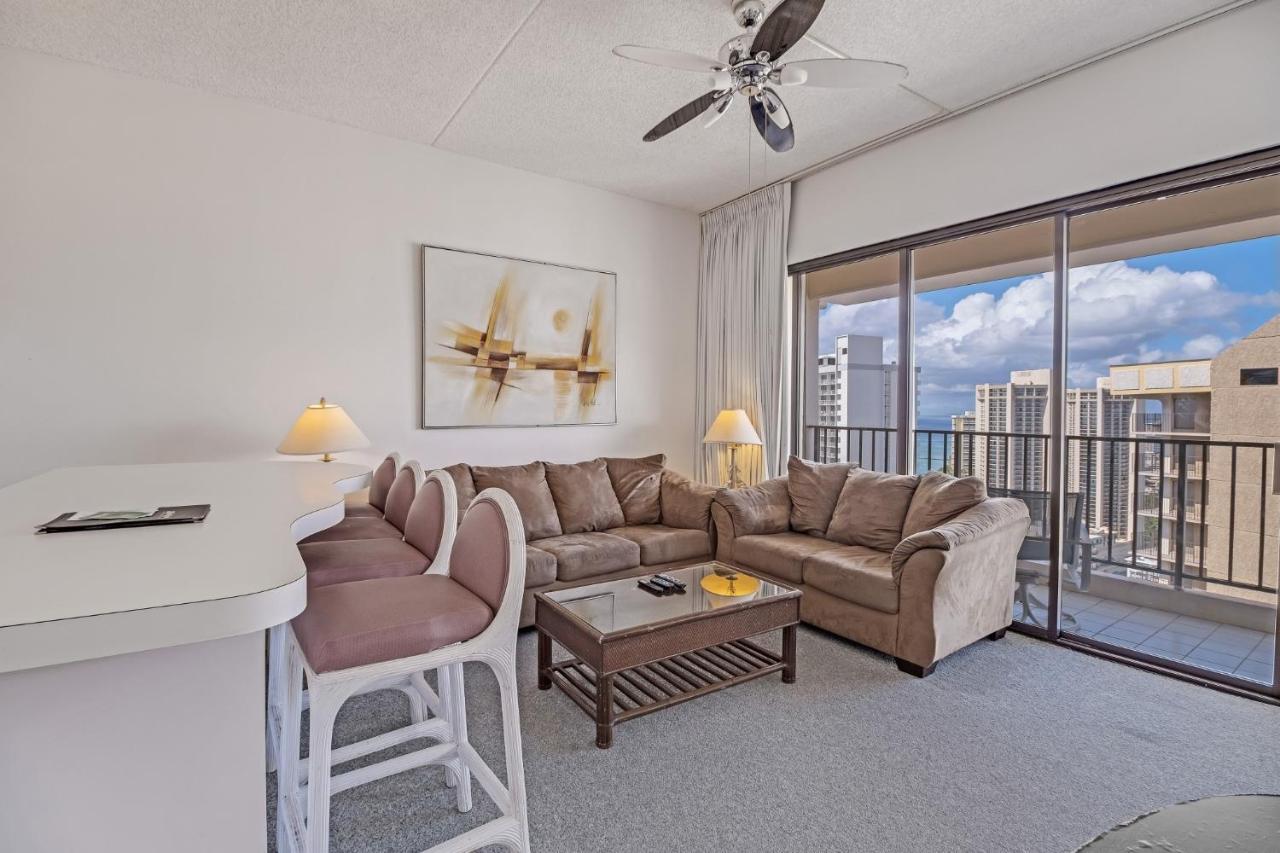 Sea View Condos At The Waikiki Banyan - Free Parking! Гонолулу Экстерьер фото