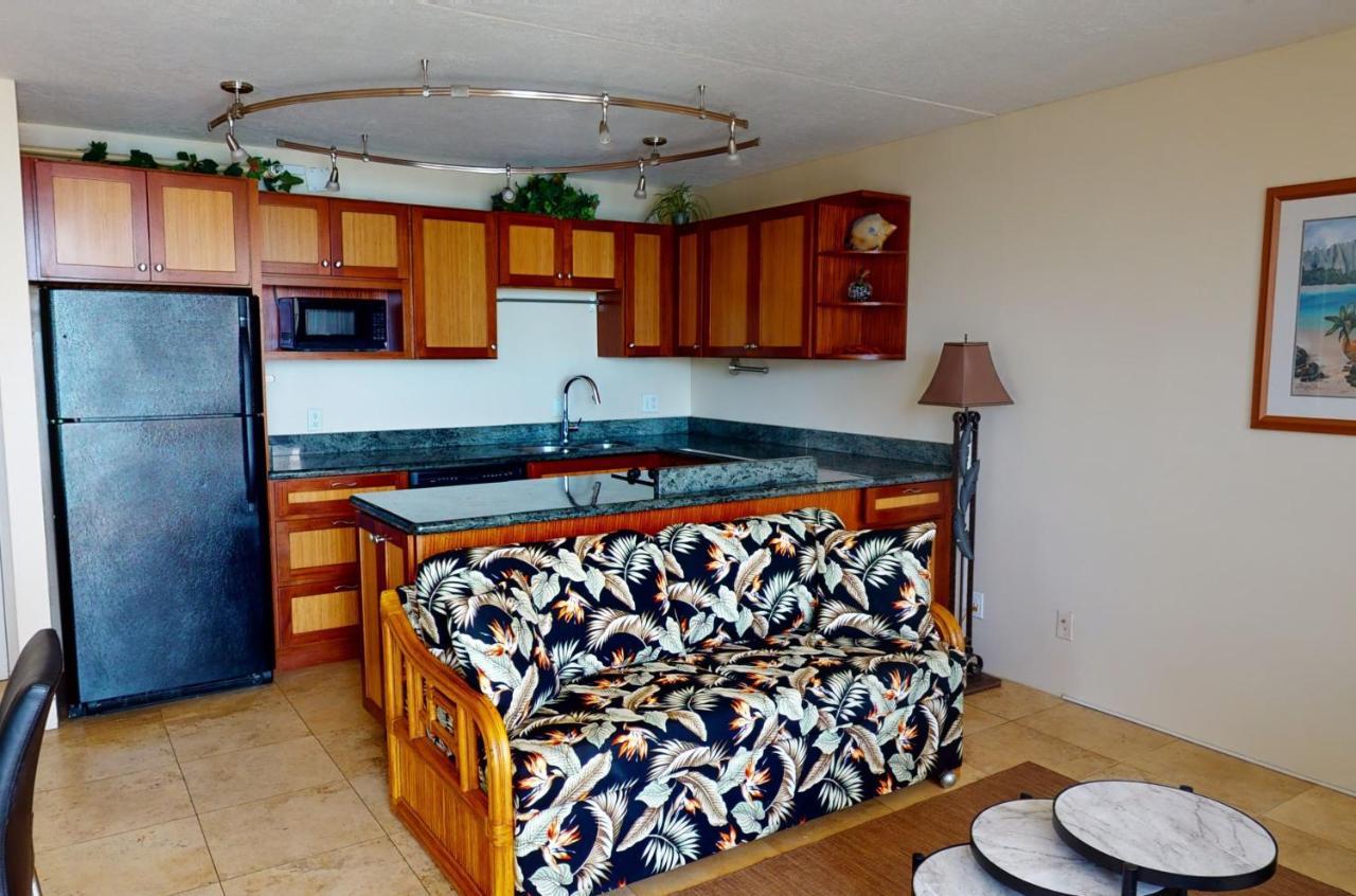 Sea View Condos At The Waikiki Banyan - Free Parking! Гонолулу Экстерьер фото
