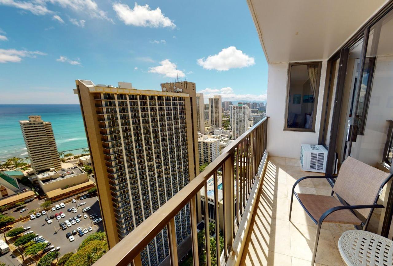 Sea View Condos At The Waikiki Banyan - Free Parking! Гонолулу Экстерьер фото