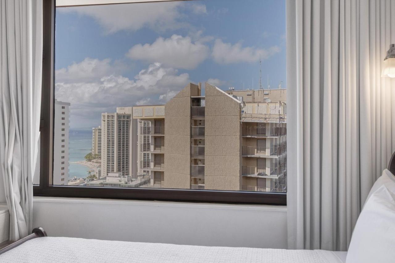 Sea View Condos At The Waikiki Banyan - Free Parking! Гонолулу Экстерьер фото