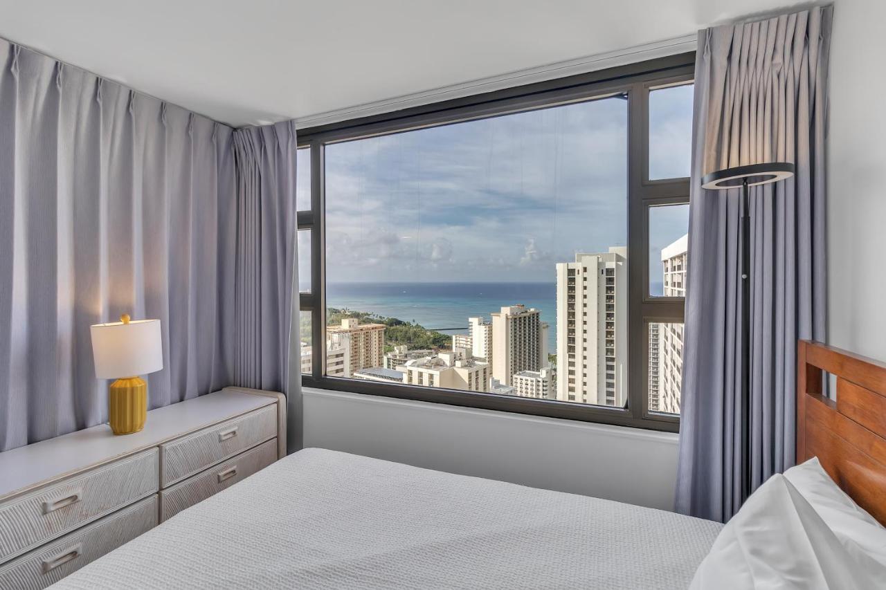 Sea View Condos At The Waikiki Banyan - Free Parking! Гонолулу Экстерьер фото