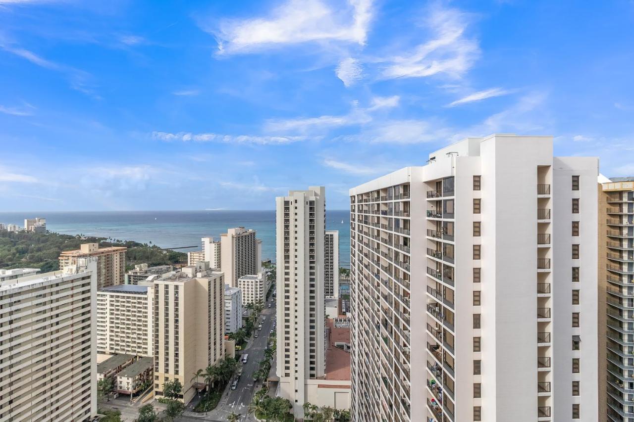 Sea View Condos At The Waikiki Banyan - Free Parking! Гонолулу Экстерьер фото